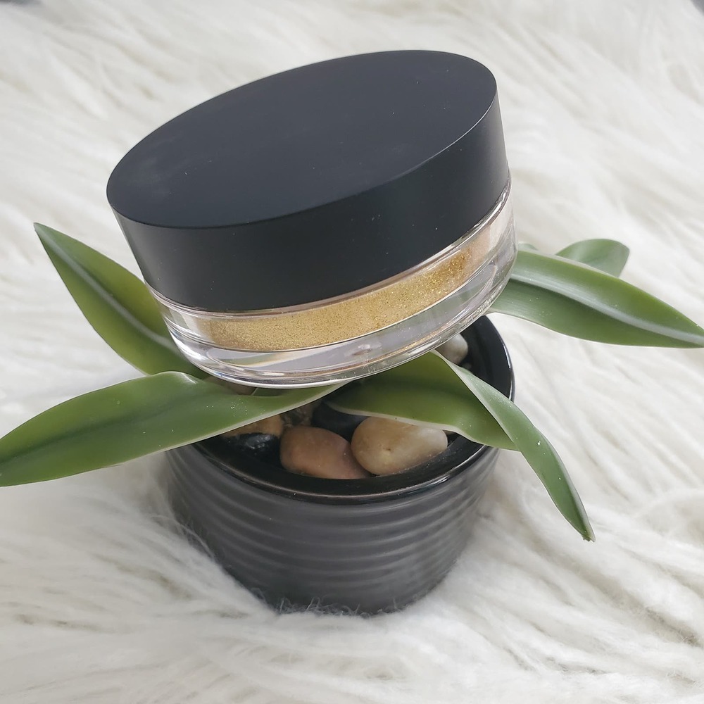 TASH Cosmetics Gold Illuminator Body Shimmer Powder #06